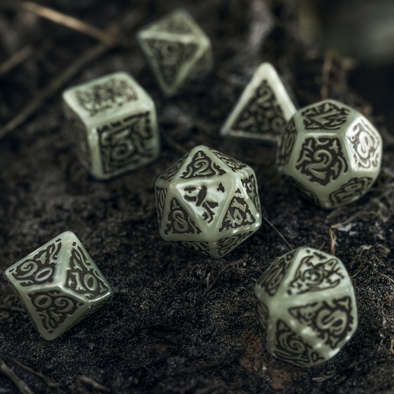 Q Workshop | Leshen - The Totem Builder | The Witcher Dice Set