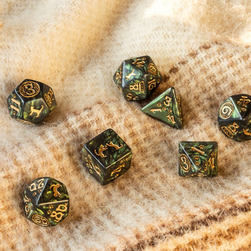 Q Workshop | Pixel | Cats Dice Set