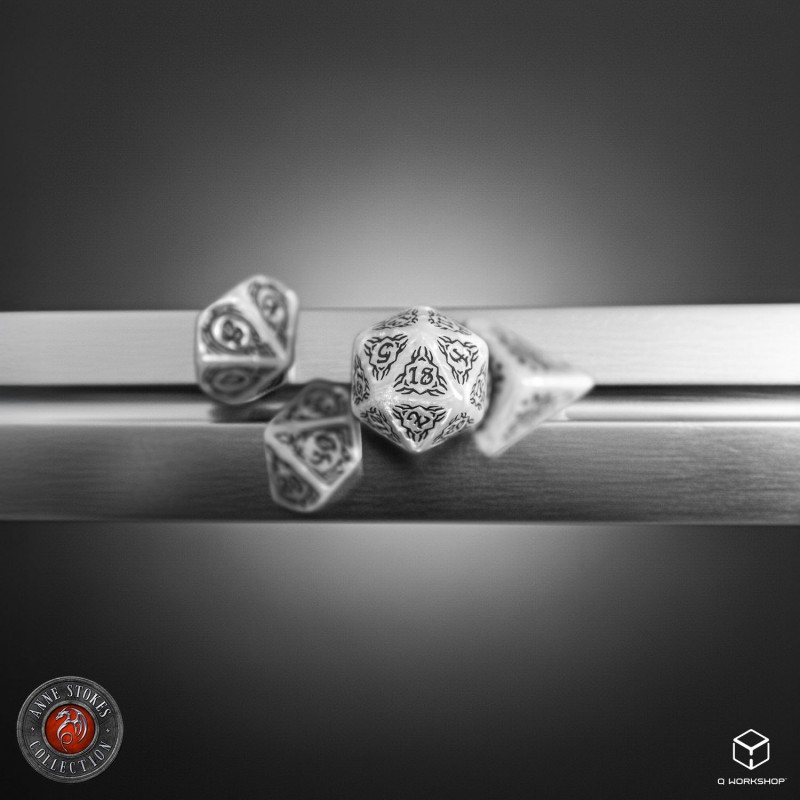 Q Workshop | Pearl & Brown | Tribal Dice Set