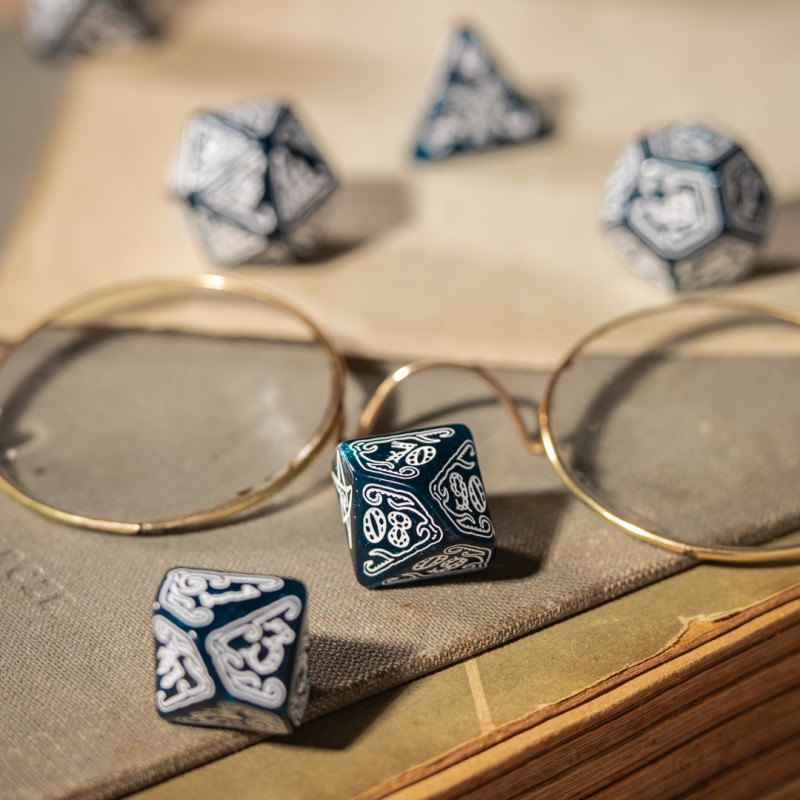 Q Workshop | Abyssal & White | Call Of Cthulhu Dice Set