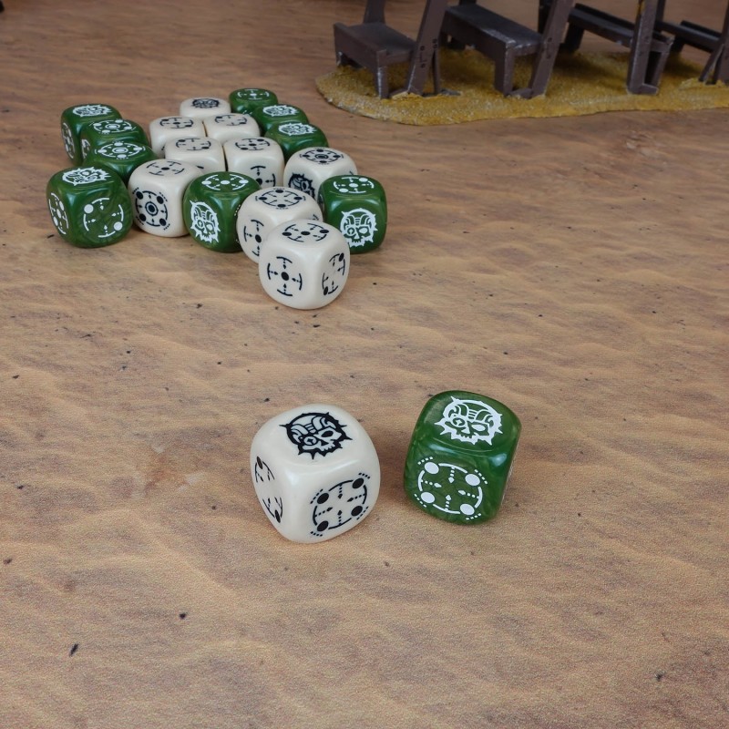Q Workshop | Beige & Olive | Crosshairs Compact D6