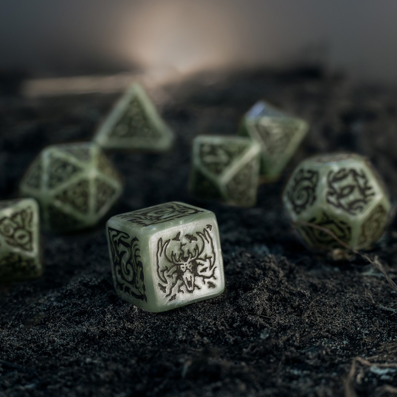 Q Workshop | Leshen - The Totem Builder | The Witcher Dice Set