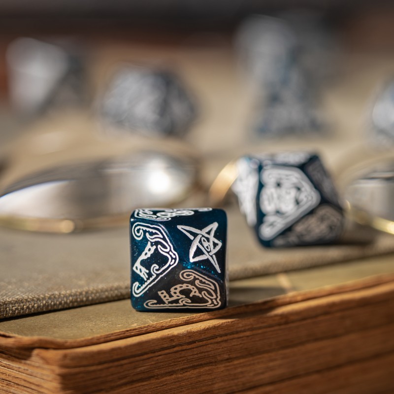 Q Workshop | Abyssal & White | Call Of Cthulhu Dice Set