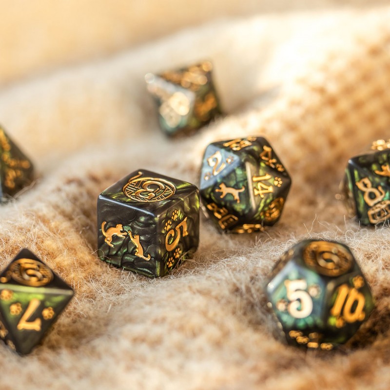 Q Workshop | Pixel | Cats Dice Set