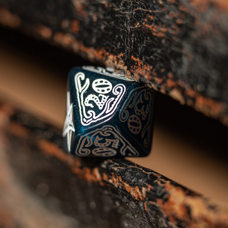 Q Workshop | Abyssal & White | Call Of Cthulhu Dice Set