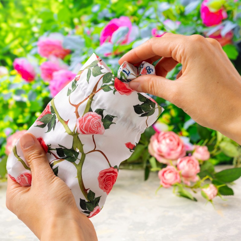 Q Workshop | Roses | Full Art Dice™ Pouch