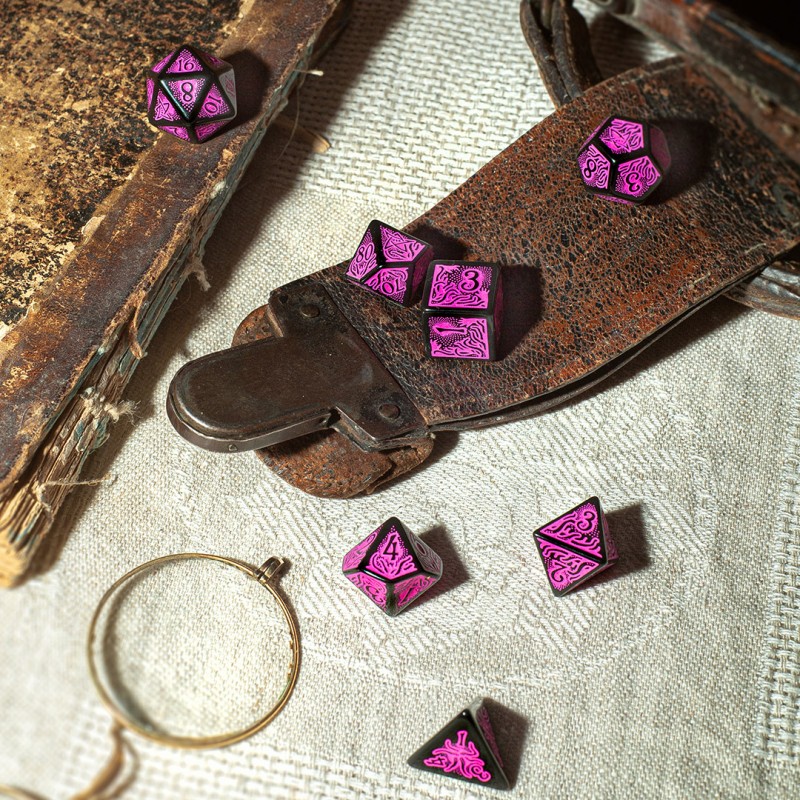 Q Workshop | Black & Magenta | Call Of Cthulhu 7th Edition Dice Set